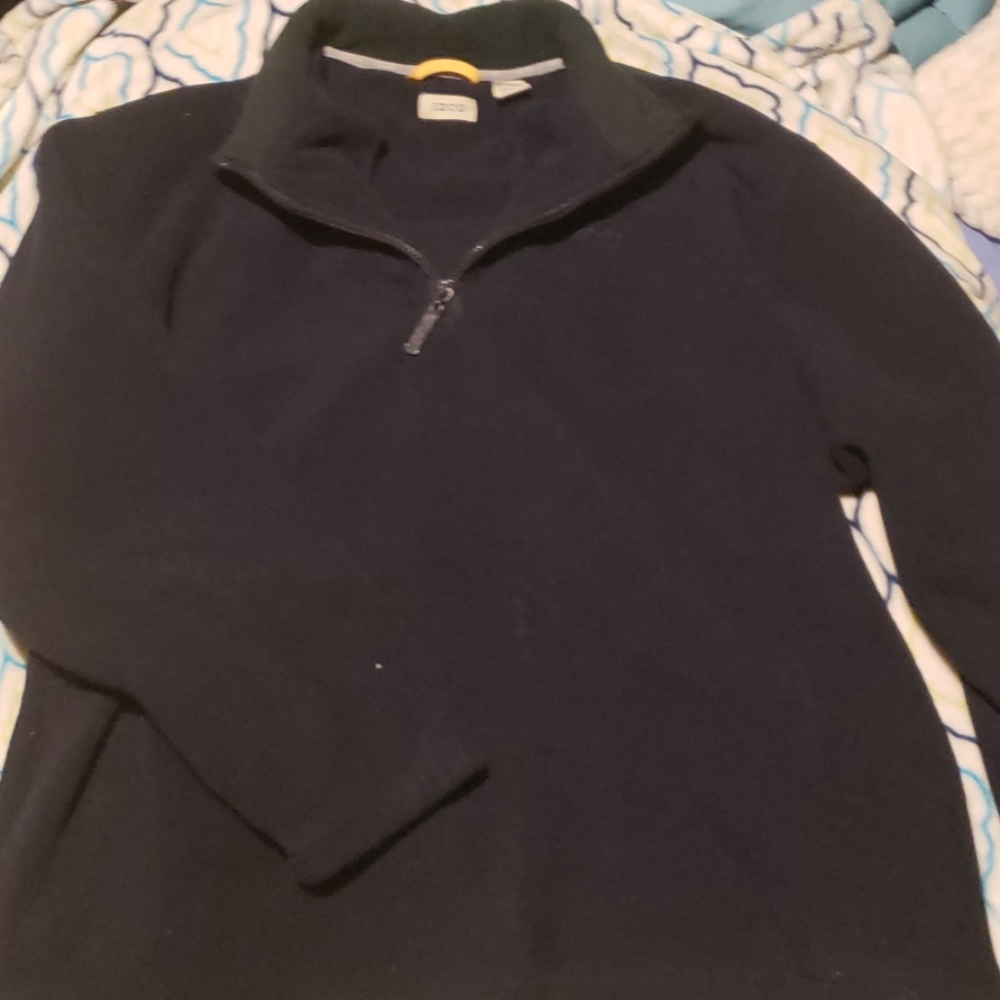 IZOD pull over fleece.    Size XL